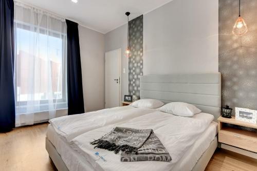 Riverside Apartments-apartinfo