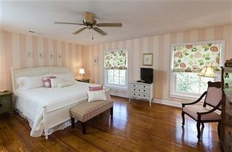 Bed & Breakfast The Lily Inn - Burlington