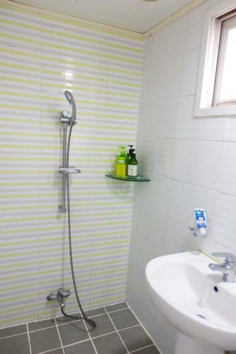 Hostal Agit Guesthouse