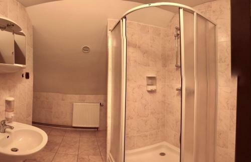 Hostal Chalupa Podles�