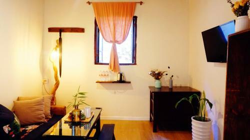 Hostal Shaxi Miss May Hotel