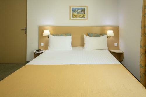 Hotel H�tel Le Saint-geni�s