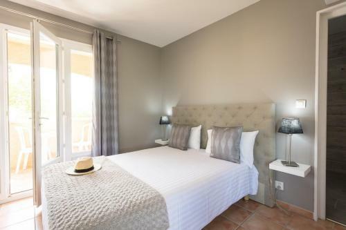 Hotel H�tel Le Saint-geni�s