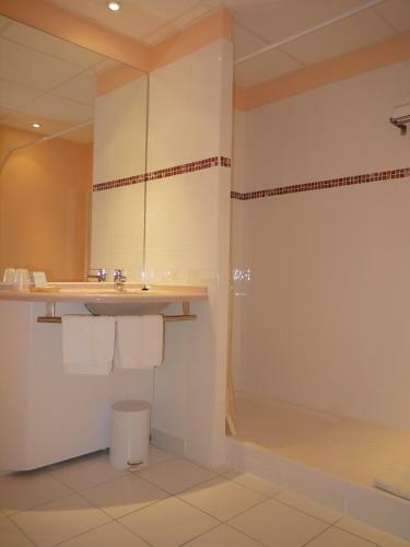 Hotel H�tel Le Saint-geni�s
