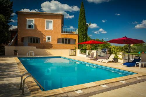 Hotel H�tel Le Saint-geni�s