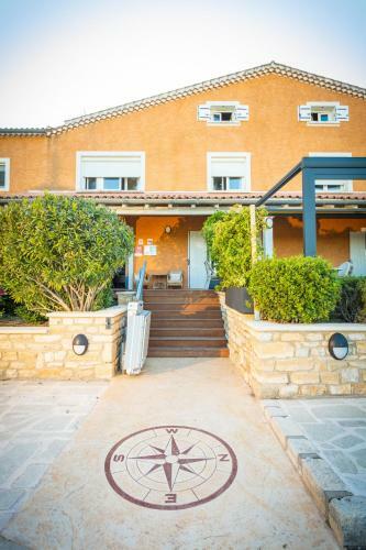 Hotel H�tel Le Saint-geni�s