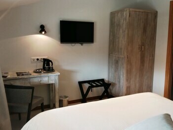 Hotel H�tel Les Pages