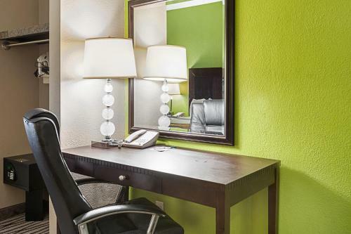 Hotel Quality Suites Sulphur