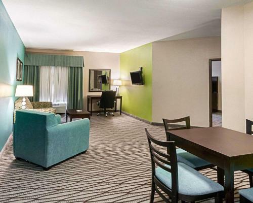 Hotel Quality Suites Sulphur