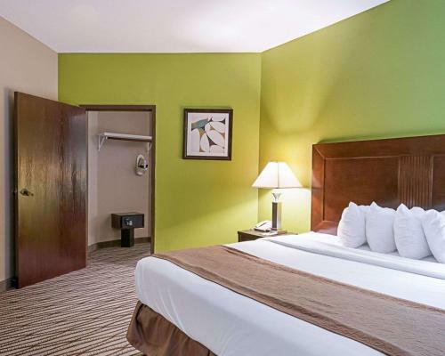 Hotel Quality Suites Sulphur