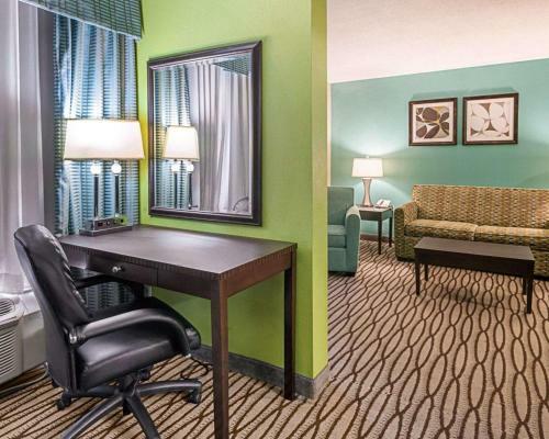 Hotel Quality Suites Sulphur