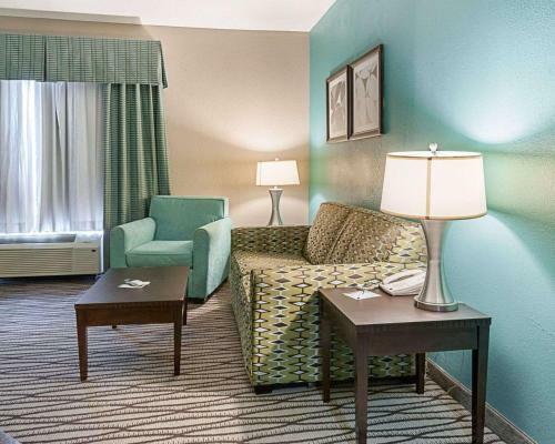 Hotel Quality Suites Sulphur