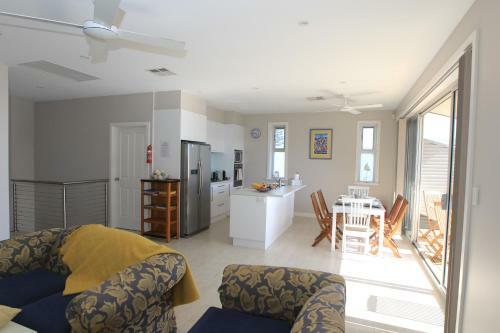 Hostal Elandra Holiday Home