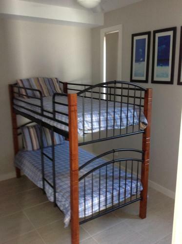 Hostal Elandra Holiday Home