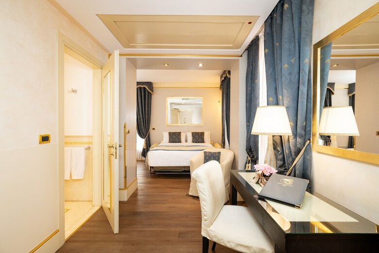 Hotel A La Commedia