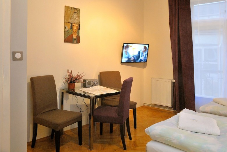 Hostal Cybulskiego Guest Rooms