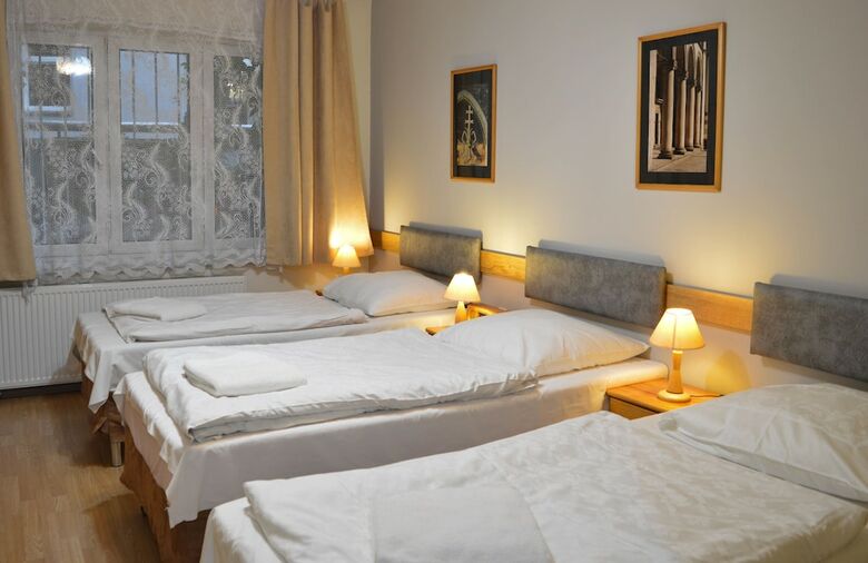 Hostal Cybulskiego Guest Rooms