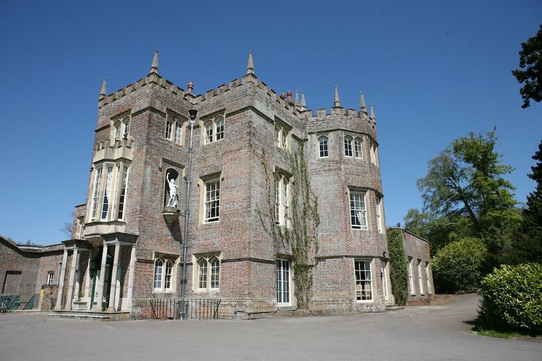 Hotel Donnington Grove And Country Club