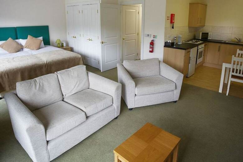 Hotel Donnington Grove And Country Club