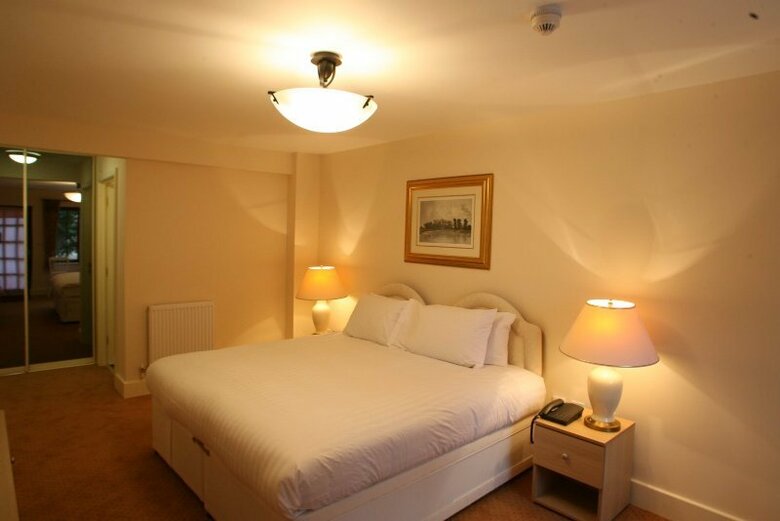 Hotel Donnington Grove And Country Club
