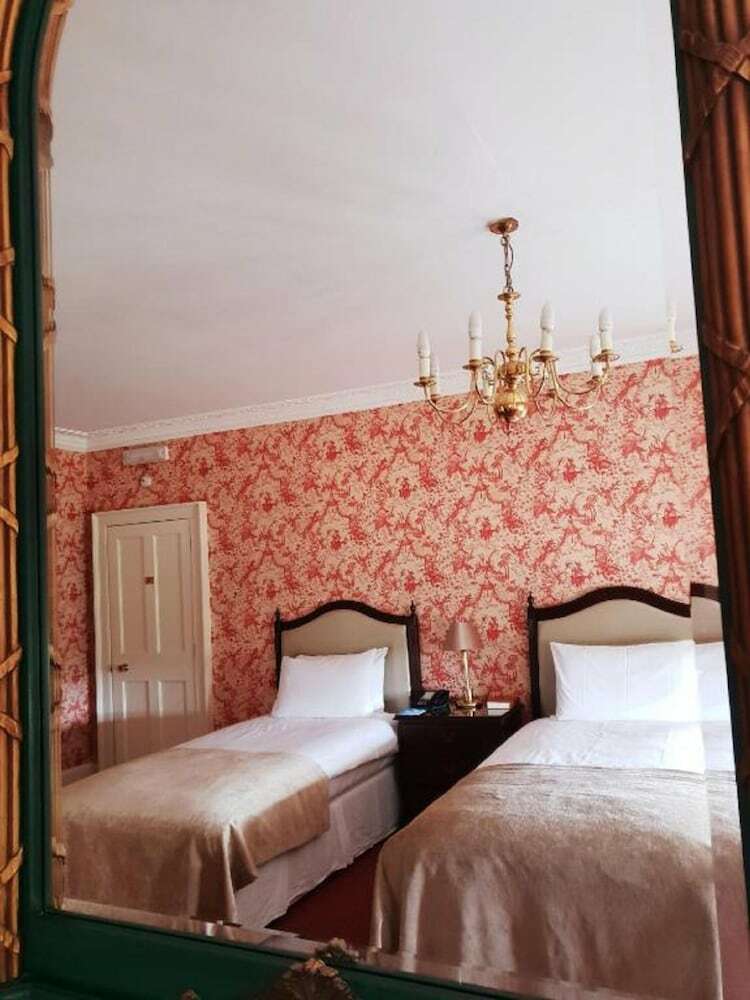Hotel Donnington Grove And Country Club