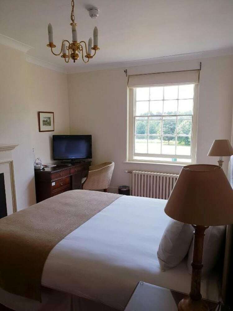 Hotel Donnington Grove And Country Club