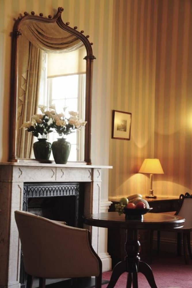 Hotel Donnington Grove And Country Club