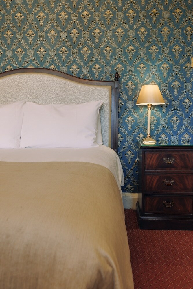Hotel Donnington Grove And Country Club