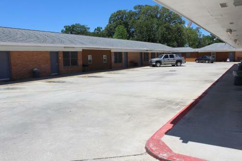 The Shades Motel