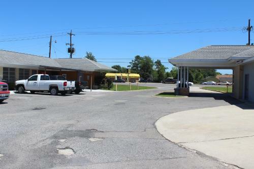 The Shades Motel