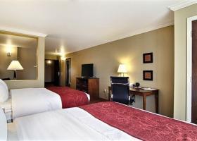 Hotel Comfort Suites Farmington