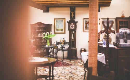 Hotel Albergo Quari