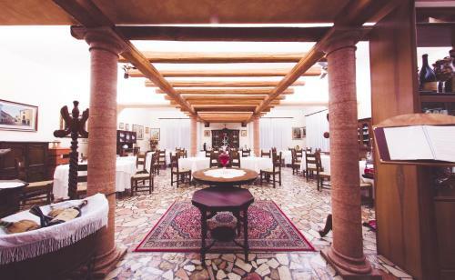 Hotel Albergo Quari