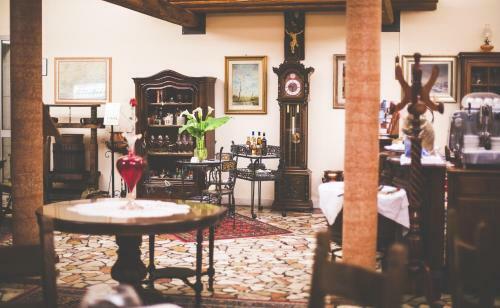 Hotel Albergo Quari
