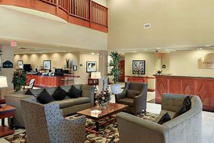 Hotel Wingate By Wyndham - Edmonton West