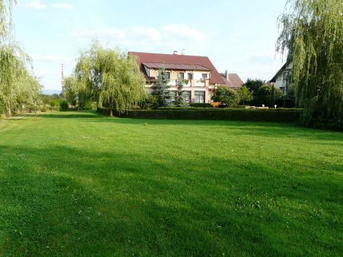 Hostal Pension Em-garni