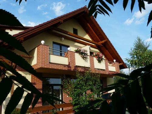 Hostal Pension Em-garni