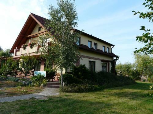 Hostal Pension Em-garni