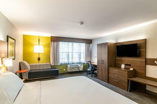 Hotel Baymont Inn & Suites
