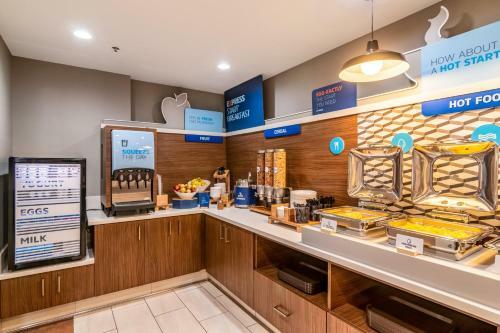 Hotel Baymont Inn & Suites
