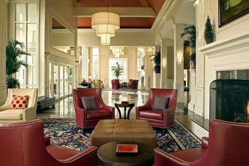Sheraton Colonial Hotel