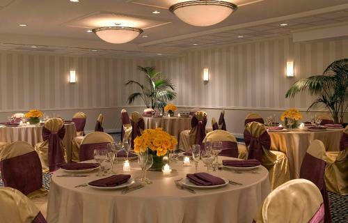 Sheraton Colonial Hotel