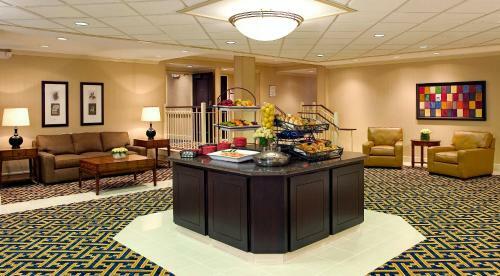 Sheraton Colonial Hotel