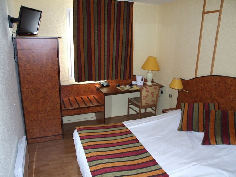 Cottage Hotel