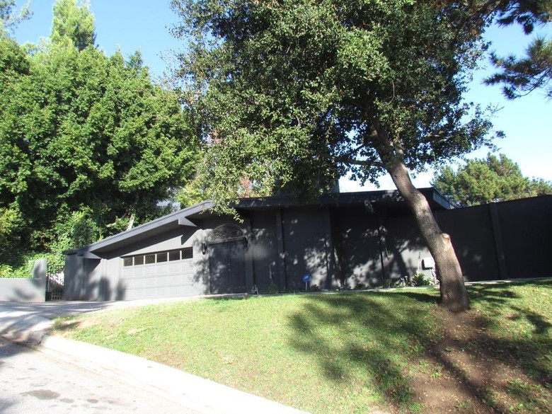 Four-bedroom House With Pool