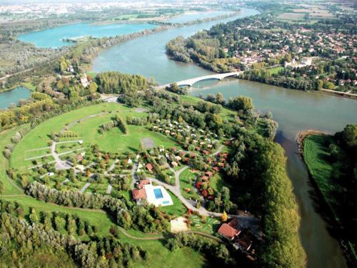 Holiday Home Les Portes Du Beaujolais II