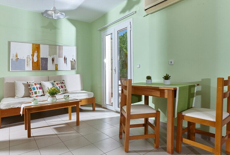 Everest Apartments