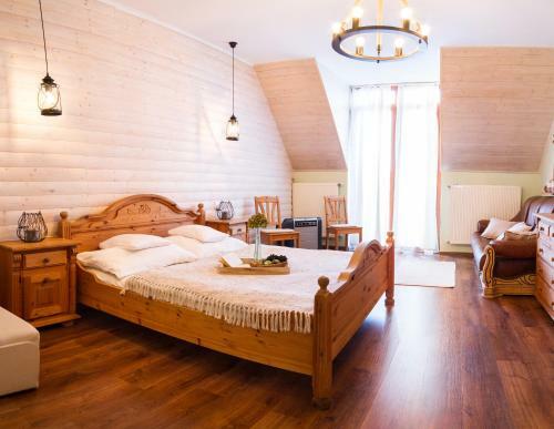 Hostal Hangya Panzi� �s �tterem