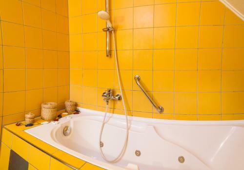 Hostal Hangya Panzi� �s �tterem