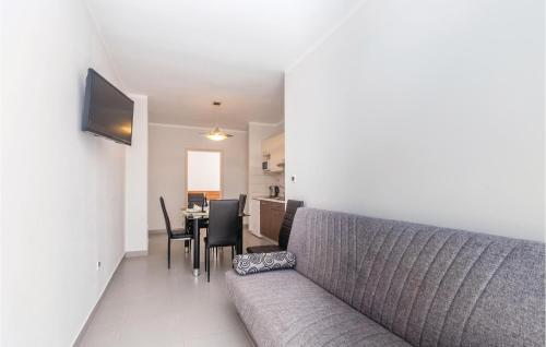 Apartment Pinezici 27